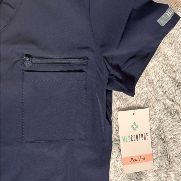 Med Couture Classic Navy V-Neck Short Sleeve Scrub Top - Picture 5 of 8